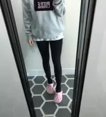 블랙하고 진차콜2개 구입했어요~ 쫀쫀하고 너무 편해서 거의 매일 돌려가면서 입고 있어