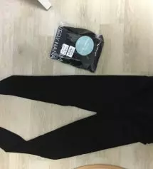 배송 매우 빨랐습니다. 오자마자 입어 봤는데 아주 편하고 맘에들어요. 두껍고 보드라운