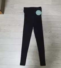 1+1로 구매했어요. 실내용으로 입기 딱 좋네요.