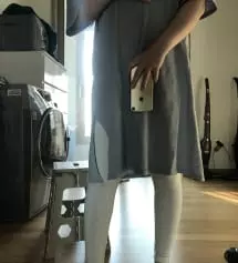 오트밀 색상은 좀더 탄성있게 붙는 느낌이고 멜란지 색상은 좀 느슨한 느낌이에요~
