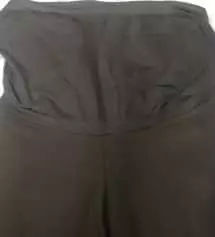 다소 얇은감이 있지만 편하고 일단 배부분이 압박이 없고 잘 감싸주는게 맘에들어요 흘