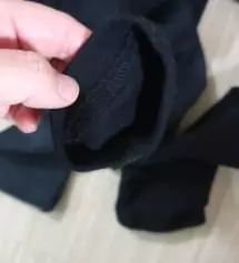 착용하면 착용감은 부드럽고 좋은데 무릎이랑 좀 주름이 생기긴 해요, 두께도 괜찮아서