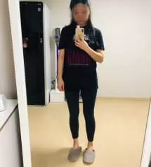 편하게 입고 싶어서 m 사이즈로 주문했는데 너무 편해요! 스포츠 레깅스랑은 확실히 다