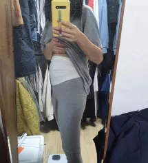 처음 입는 순간에는 좀 타이트한가 했는데 적당히 쫀쫀해서 기분 좋고 배는 특히 안정적