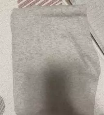 밝은색 레깅스인데도 뚱해보이지 않고 예쁘네요.