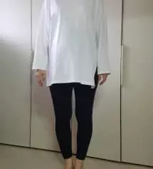 지금 날씨에 입기 딱이에요~ 요즘은 배부분이 답답해서 반 접어서 입고다녀요  막달에는