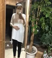 요가복을 따로 장만하지 못해서 요가 가기전 박스티에 레깅스 입었는데 넘 편하고 좋아