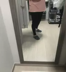 요가할 때 입으려고 샀어요 하체비만형인데 L사이즈 딱 맞네요