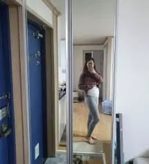 저는 키작맘버전으로 샀더니 길이감 딱 좋은 것 같아요ㅎㅎ 메란지색은 배부분이 흰색으