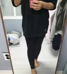 엄청 쫀쫀하고 좋네요... 2개살껄...레깅스 실패를 많이해서 하나샀는데 후회되네요 사