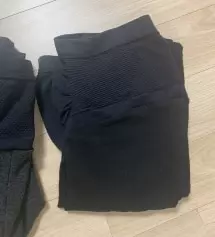 엠사이즈 혹시 작을까 걱정했는데 무릎 부분 주름 많이 잡힐 정도로 약간은 큰 것 같아