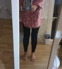 답답한거 싫어서 면으로 주문한건데 초겨울까진 입을수 있는 두께감이예요
