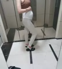 검은색 레깅스만 있어서 밝은색으로 구매했어요 ㅎㅎ 
