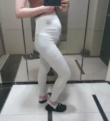 검은색 레깅스만 있어서 밝은색으로 구매했어요 ㅎㅎ 
