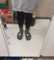 찰떡스판이라고 해서 좀 부드러운 느낌인가 했는데 면이 95프로라 어릴 때 입던 쫄바지