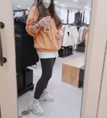 다른 레깅스 블랙이 많아서 진차콜하고 하나는 또 블랙 샀는데,진차콜 먼지도 티 안나고