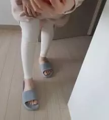 봄에도 입을수 있게 아이보리 구매했는데요 색도 괜찮고요  배부분도 편안히 감싸줘서 