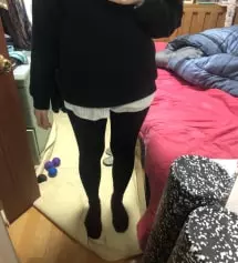 라지로 산다는게 블랙은 미듐으로 구매했네요...15주이고 배가 많이 나온편이라 그냥 바