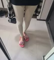 임신 19주, M사이즈 오트밀 구매했는데 넘넘 만족합니다.배도 넉넉하고 종아리도 안쪼이