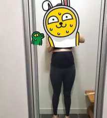 두껍지 않은 면 재질이에요. 3~4월에 입기 적당한 두께로 보여집니다. 요가레깅스만입다