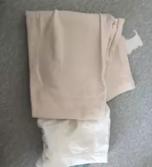 잘 받았어요. 63kgL사이즈로 주문했어 생각보다 더 커요. M사이즈로 주문하시면 돼요. 