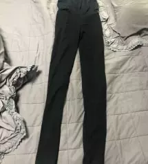 마음에 들어요 배를 탄탄하게 잡아주네요ㅎㅎ 조금 답답한 느낌이 있지만 후기가 괜찮고