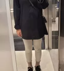 스판끼, 두께, 재질은 다 맘에들어요. 다만 처음 입어봤는데 허벅지에 구멍이 나있어서