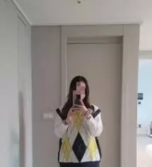 롱셔츠 밑에 입었는데 편하고 좋아요. 
