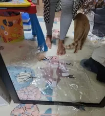 원피스 안에 입기 좋을거같아요. 괜찮네요.