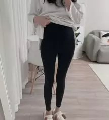 이제 배가 나오기 시작해서 임부레깅스 주문했는데 넘 편하고 좋네요 ㅎㅎ 블랙은 올블