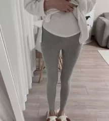 이제 배가 나오기 시작해서 임부레깅스 주문했는데 넘 편하고 좋네요 ㅎㅎ 블랙은 올블