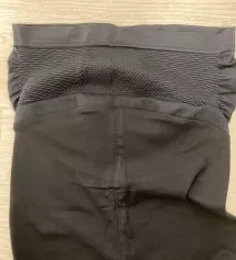 적당한 두깨감에 서재사 답답하지 않고 부드러워서 좋아요. 멜란지는 배 쪽이 흰색으로