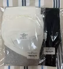 좀 도톰한편. 기장이 좀 길어서 건조기 한번 돌렸더니 딱 좋아요. 