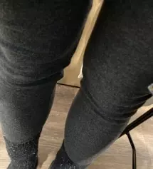 배가 점점 불러와서 편히 입을수 있는 레깅스 찾다가 구입했는데 싸이즈도 낙낙하고 허