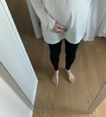 키 160, 53kg정도인데 키작맘 s사이즈 딱 좋아요. 사이즈 참고하세요~