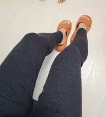 지금 입기 딱 좋네요 여름용은 아니에요! 만삭때는 배부분 찡겨서 못입을거 같지만 출산