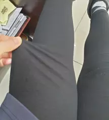 쫀득하니 너무 입기 편해요 지금 시즌에 입기좋은 두께감이에용 좀 더 더워지면 더울듯