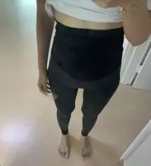 면 톡톡하고 신축성 좋고 배부분도 편안해서 좋아요~ 운동할려고 구매했어요 