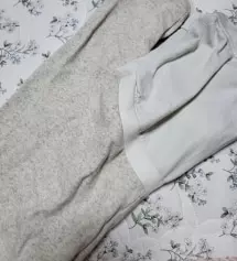 가을에 입을라고 샀어요! 셔츠 원피스랑 입으면 너무 예쁠 것 같어요! 오트밀이 독특하