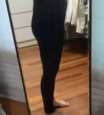 임부레깅스 처음 사 봤는데 레깅스보다는 쫄바지같은 느낌이 더 들고 생각보다 길어서 