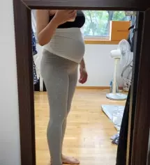 현재24주차.너무 얇지도 두껍지도 않고 말랑말랑 신축성 좋아요~만삭때까지 걱정없을것