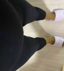 생각보다 도톰하고 리뷰보다는 살짝 배부분이 답답하긴하네요