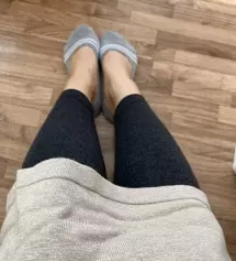 쫀쫀하고 가을철 날씨에 딱이에요 불편하지 않고 길이감도 딱 좋아요 추가 구매하러 갑