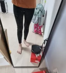 키161 체중56 임신25주에요. 배부분이 널널해서 좋아요. 바지 안에 입기도 좋고 원피스