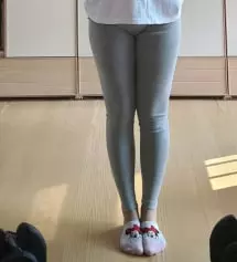 35주임산부에요. 레깅스라서 입다보면 헐렁해져서 흘러내리는 느낌있을것같았는데 요건