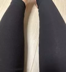 처음 구매해본 임부복인데 편하고 좋아요. 레깅스 재질아니고 면 레깅스 재질이고 아직