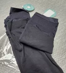 너무 편하고 좋아요 지인추천받아서 샀는데 밑위도 적당하고 편해요.다만 요즘 철에 입