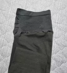 면레깅스는 임신 기간중 필수인 것 같아요 필수템임 배 부분이 사진처럼 되어있어요 스