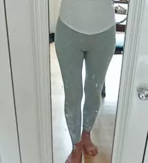 아이 둘을 출산한 지 이미 몇년 지났지만 홈웨어 레깅스는 임부복으로 입고있는 사람입