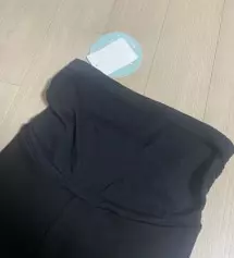 키 162인데 키작맘 하니 길이가 딱 맞네요! 생각보다 도톰해서 초봄까지 잘 입을 것 같